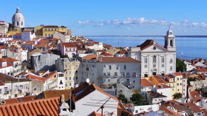 travel alone portugal