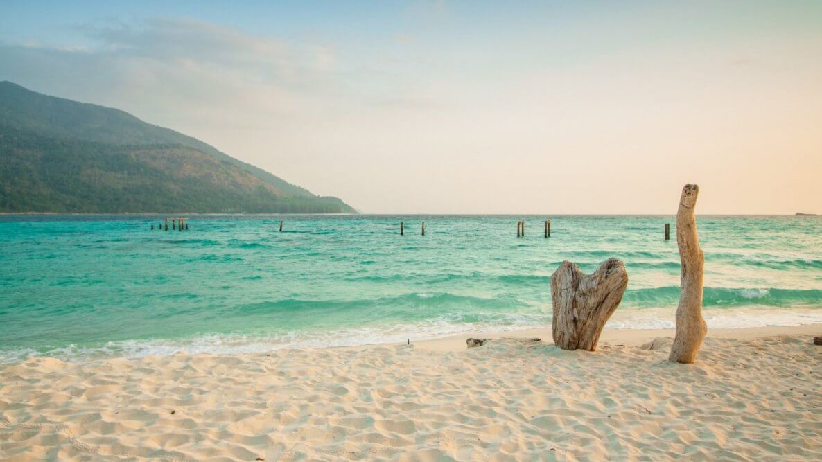 Nature vs Mass Tourism in Thailand