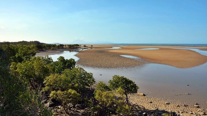 travel alone australia