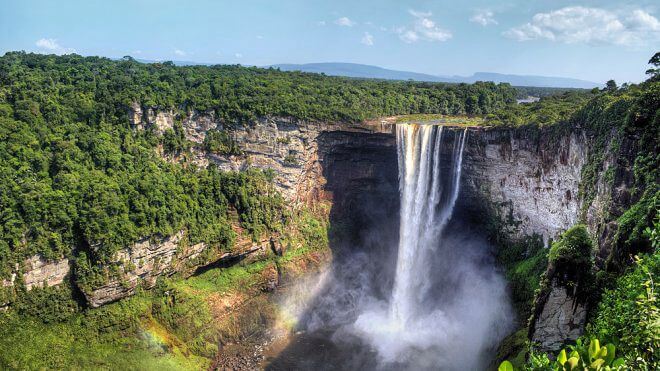 Caribbean Hiking / Hiking in Guyana - Kaieteur Falls