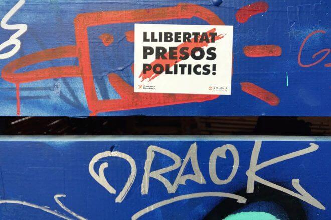 Catalan Independence in Barcelona - Freedom for the Political Prisoners + Graffiti