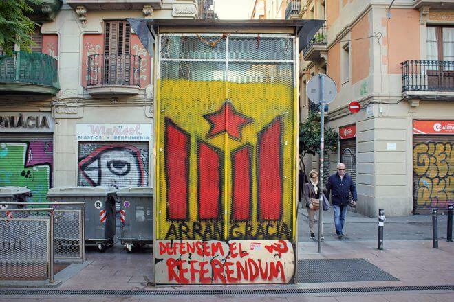 Catalan Independence in Barcelona - We Defend the Referendum