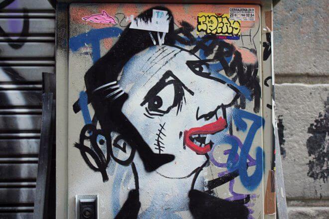 Street Art in Barcelona: Rockabilly by Pajaro