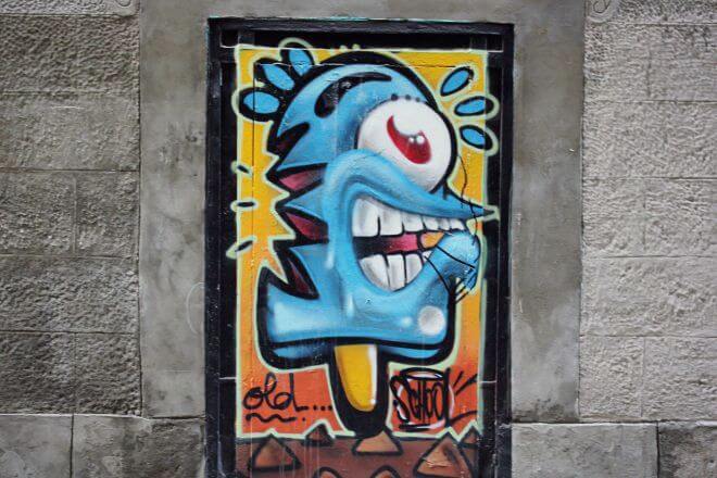 Street Art in Barcelona: Konair's Old School